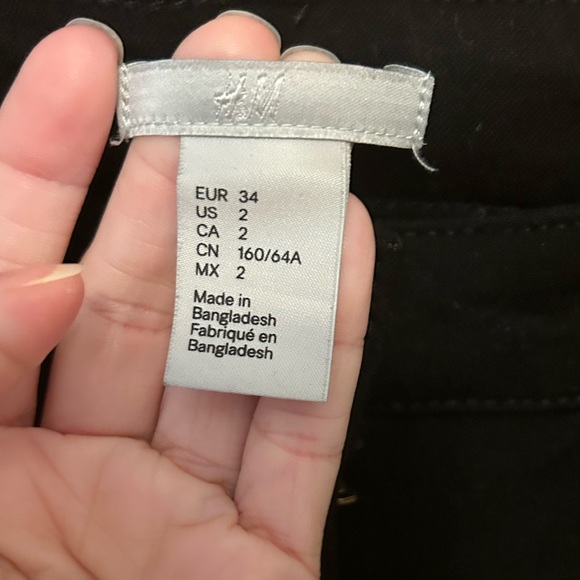 NWOT Black H&M Slim Stretchy Black Jean Pants Size 2 - Picture 2 of 7
